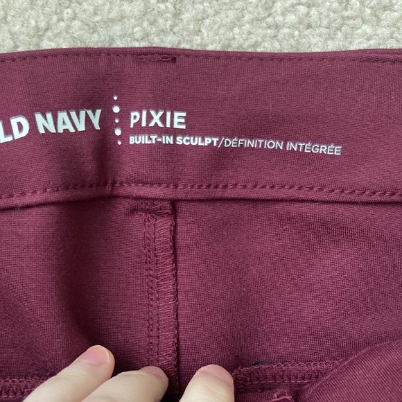 Old Navy pixie skinny ankle pant. Size 6 - Picture 3 of 9